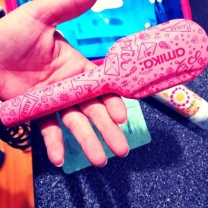 Amika Mini Straightening Brush